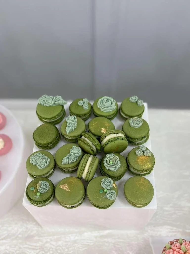Green Rose Macarons